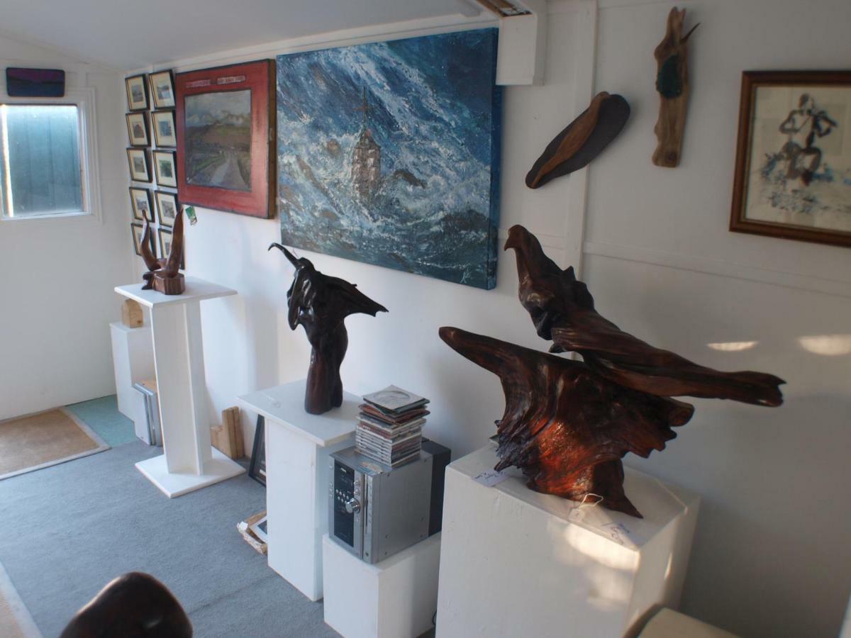 Lakefield Gallery Keel  Luaran gambar